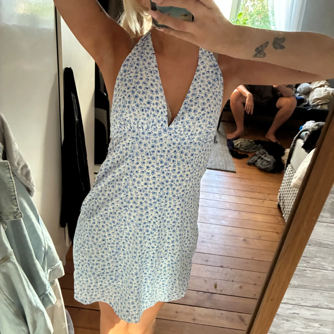 Blommig halterneck klänning