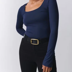 Soft touch jersey topp - Från Gina tricot och i färg mörkblå. Mjukt material och perfekt för en avslappnad look eller hemmamys!