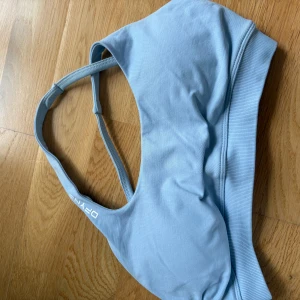 Dfyne sport topp - Endast testad. Nypris: 430kr