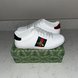 Gucci skor - Väldigt fina gucci skor i bra skick och ingen skada, fått en rengöring och ser ut som nya! Skick 9,5/10