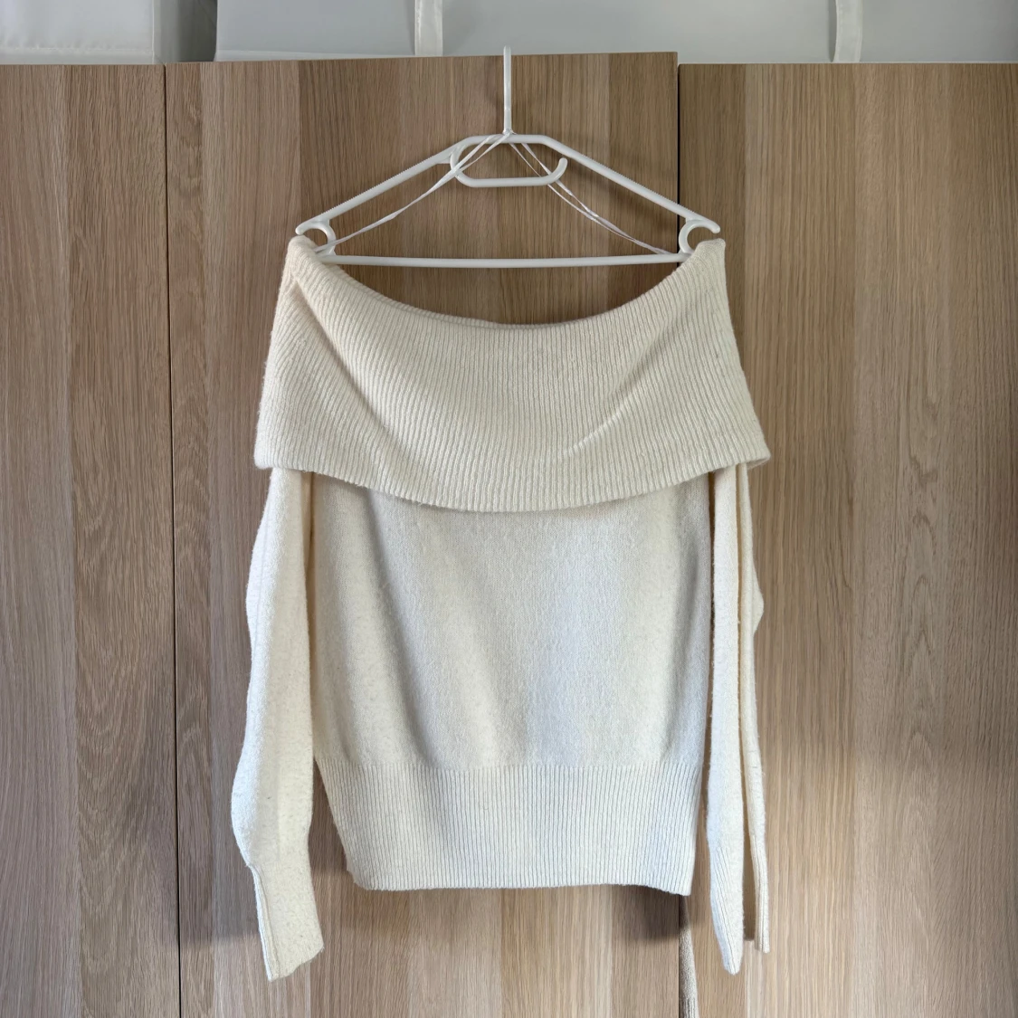 Offshoulder stickad tröja från H&M - 1