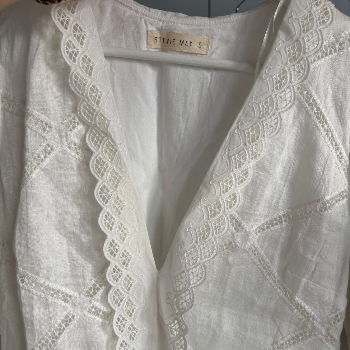 Vit spetsklänning från Stevie May - 3