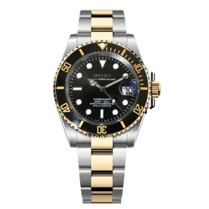 Seiko ”two-tone” submariner - Snygg Seiko mod klocka med svart urtavla och datumvisning. Den har en tvåfärgad länkarmband i silver och guld samt en svart vridbar bezel med guldfärgade markeringar. Perfekt för den som vill ha en stilren och elegant look.