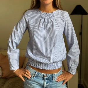 Så fin blus - Säljer denna Såå fina blus🎀🎀