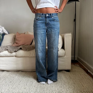 Baggy jeans  - Säljer dessa så snygga baggy jeans🎀🎀