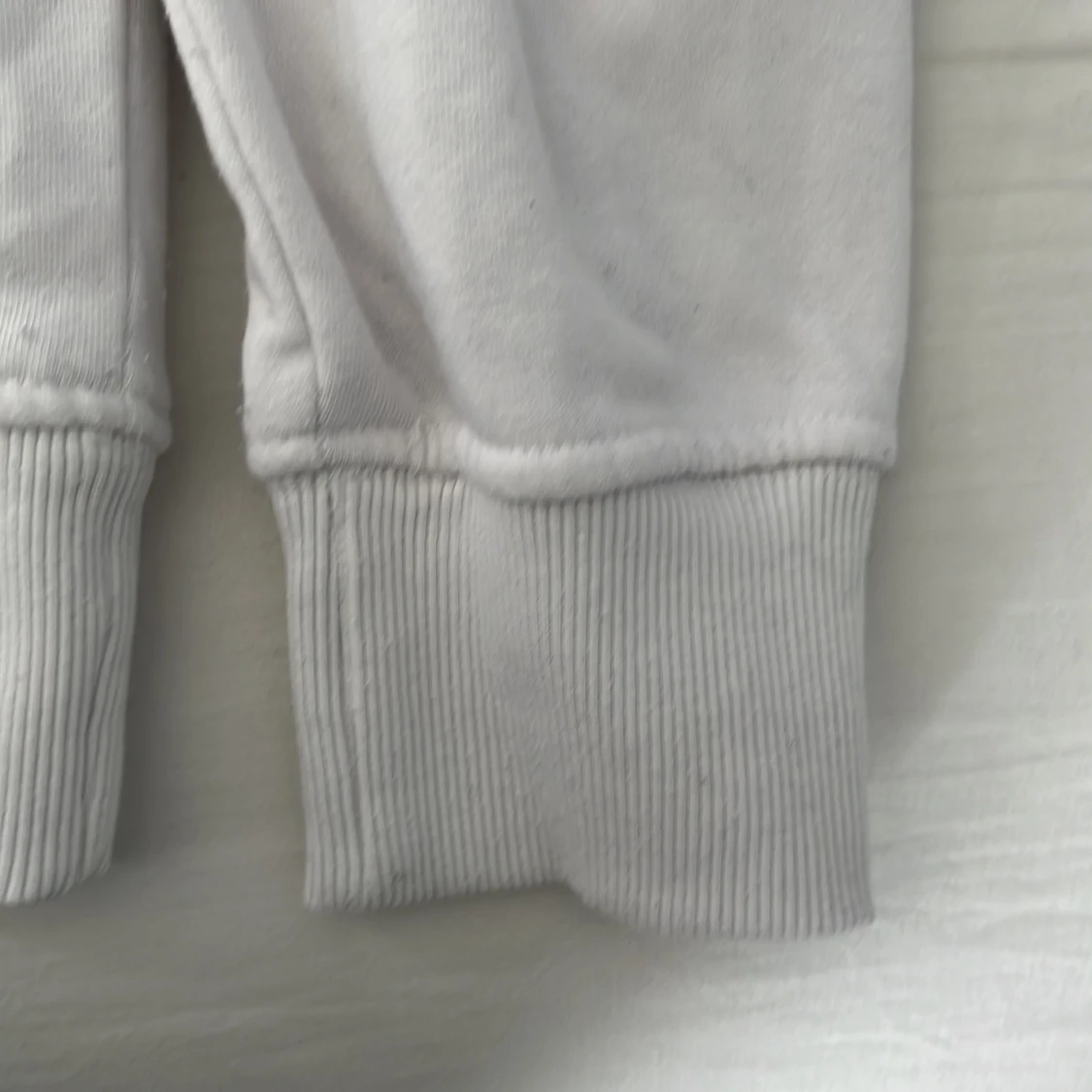 Vit sweatshirt med Brooklyn-tryck från Reaction - 2