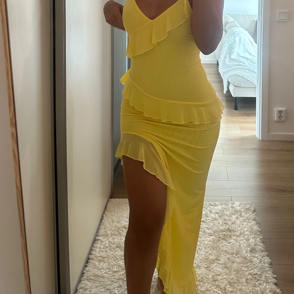 Gul klänning 