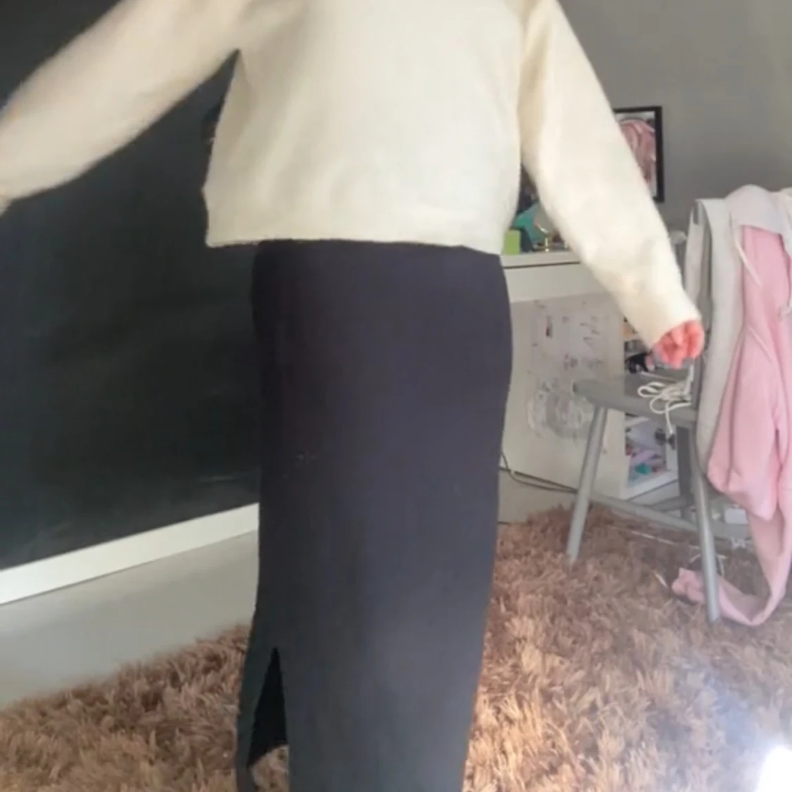 Svart långkjol med slits - 4