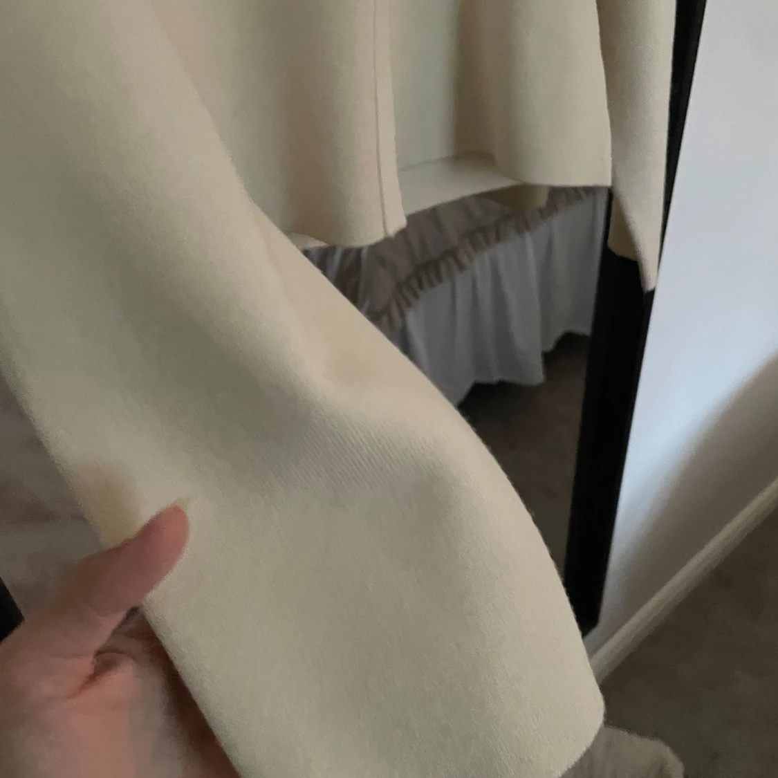 Vit kofta med knappar från Gina Tricot - 2