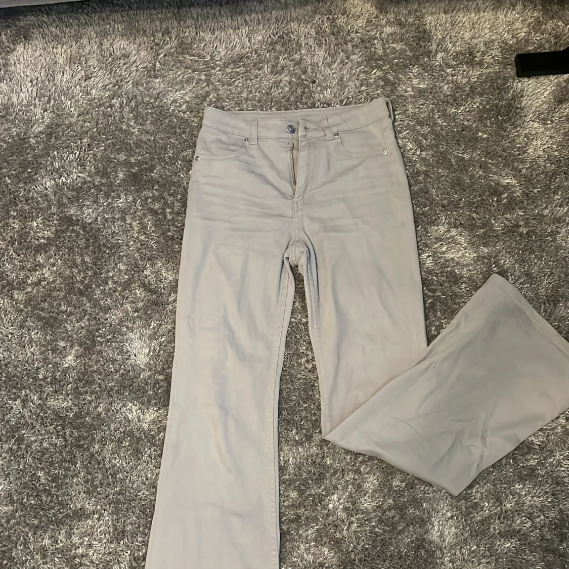 Ljusgråa bootcut jeans