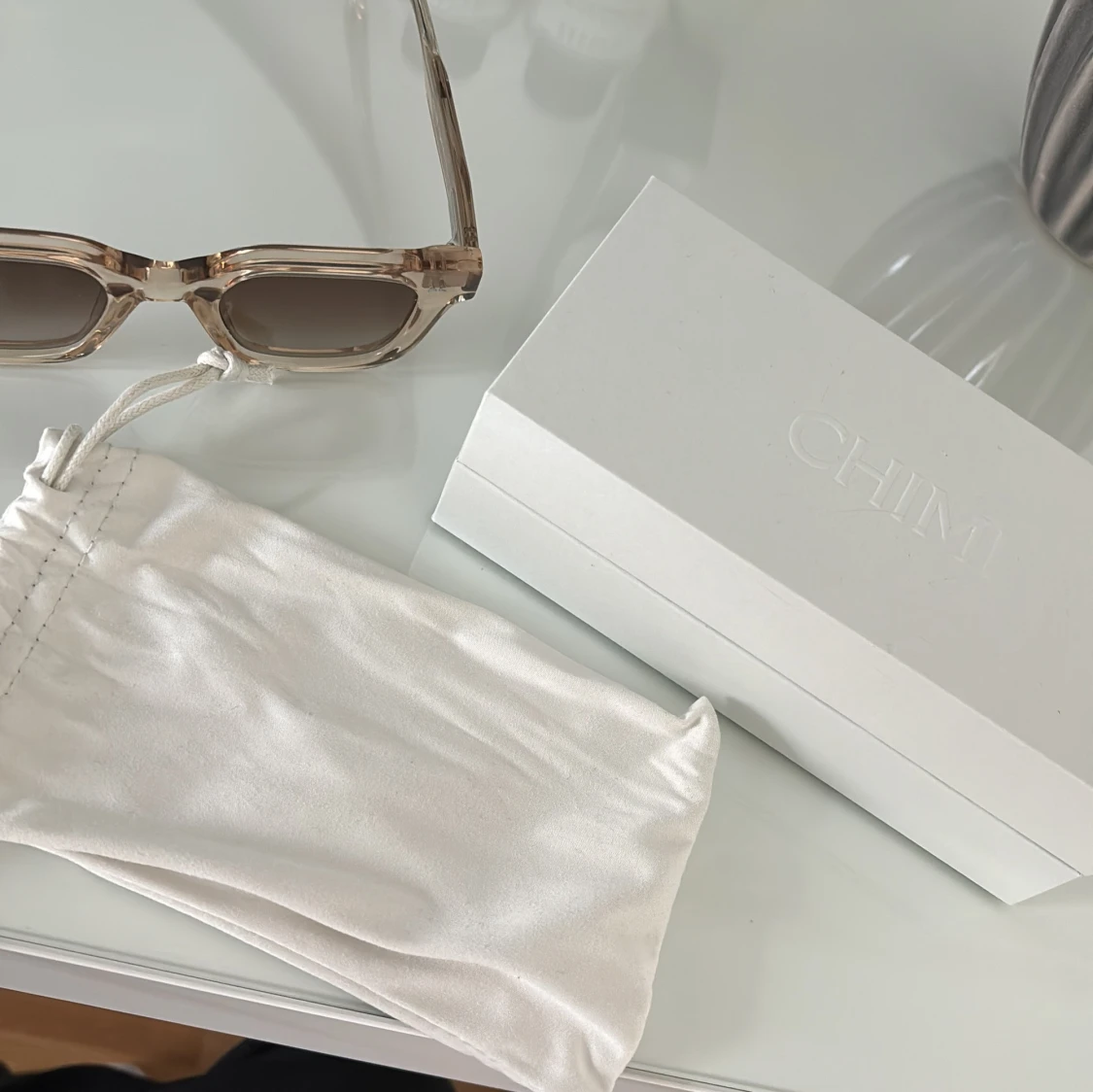 Beige solglasögon från CHIMI - 3