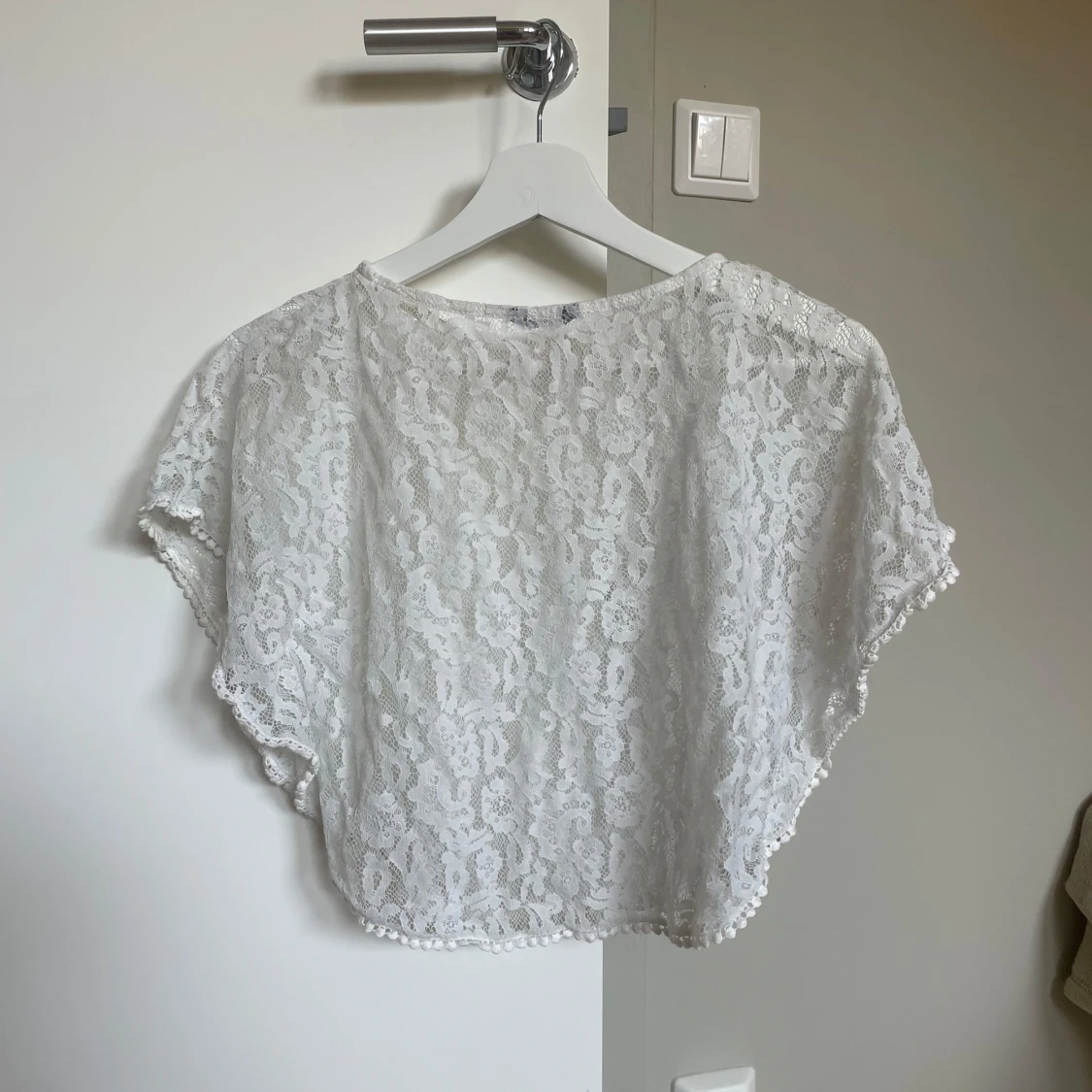 Lindex vit spets poncho