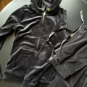 Svart mjukisset från Lindex  - Storlek s