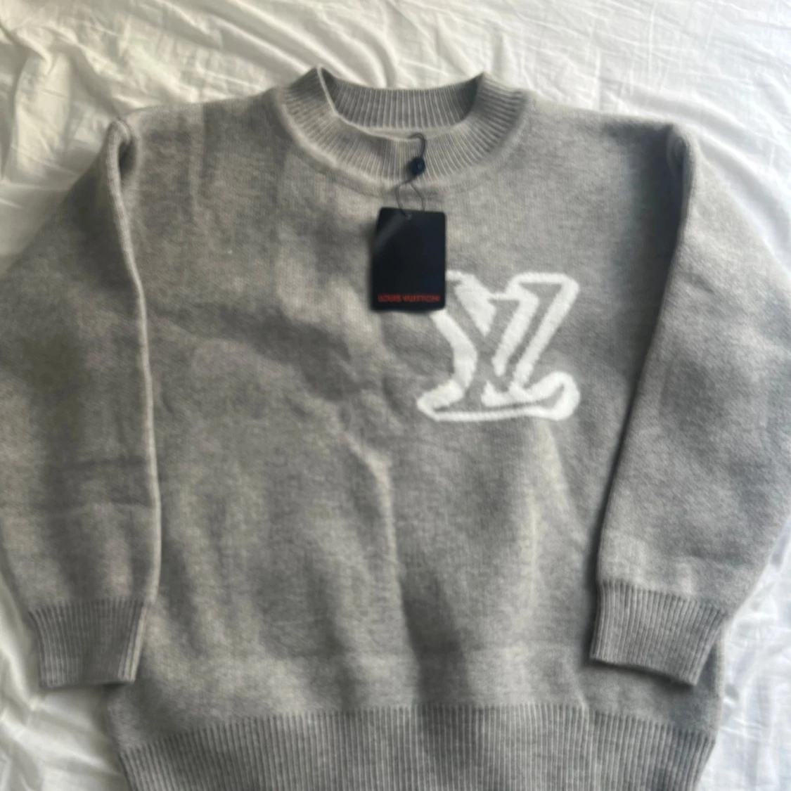 Grå stickad tröja  - 2