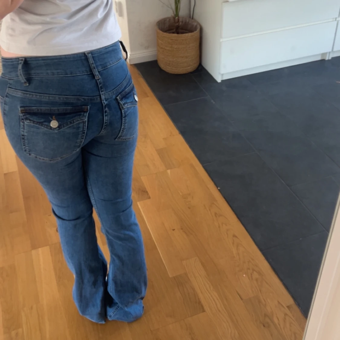 Blå bootcut jeans - 2