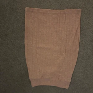 Rosa kjol - Rosa tight kjol i nytt skick, super fin och sitter jättebra!