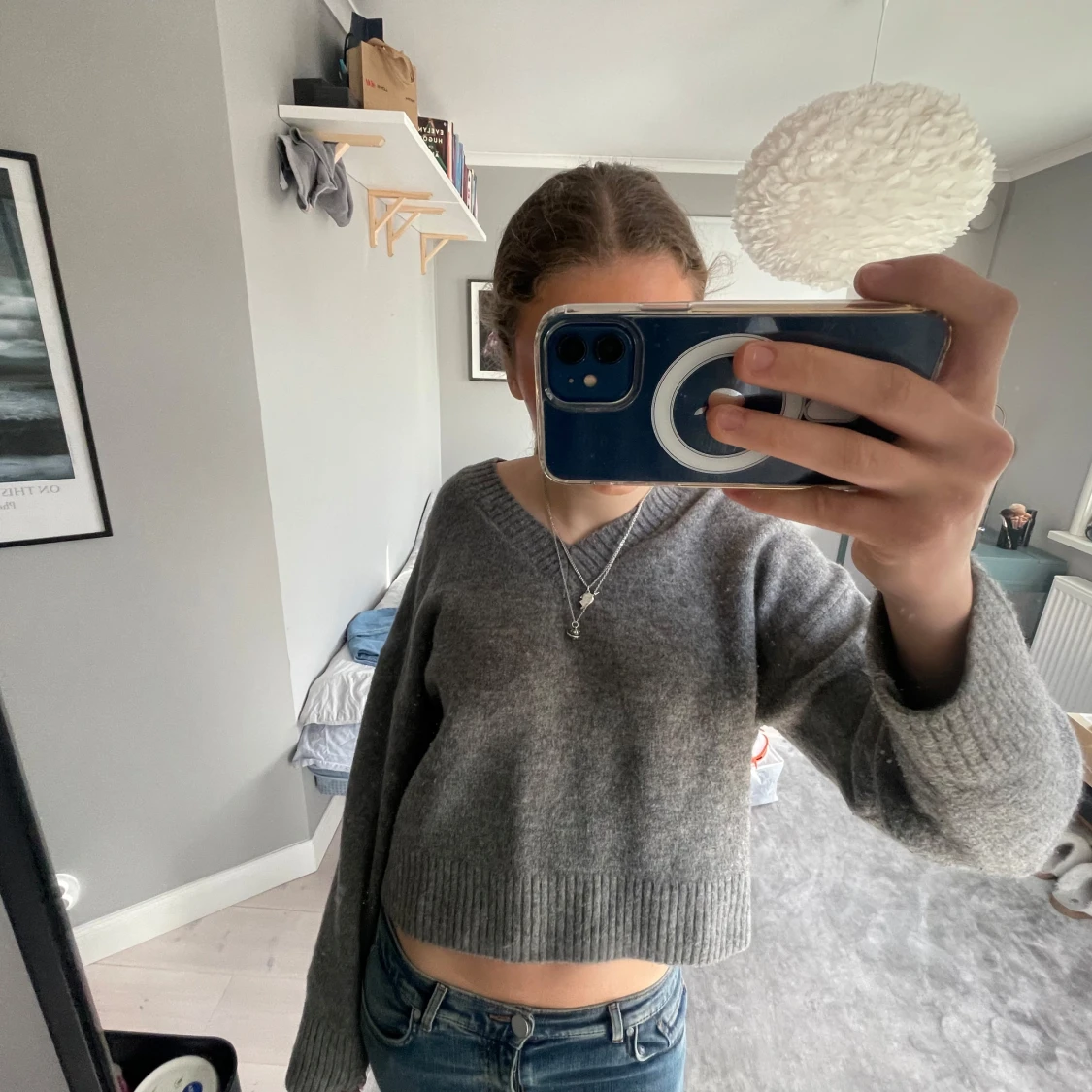 Grå croppad stickad tröja