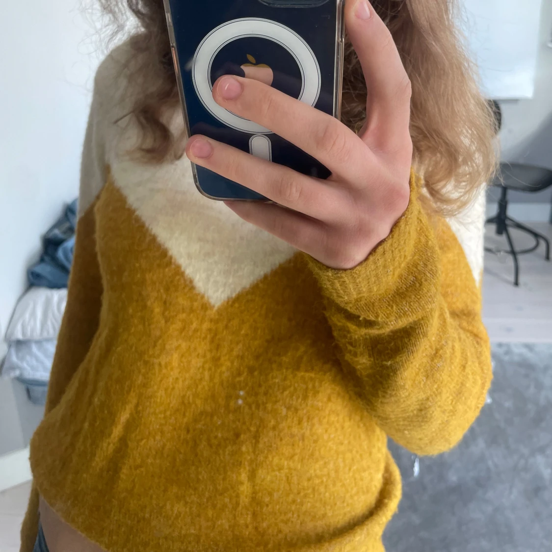 Gul och vit stickad tröja - 3