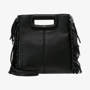 Svart axelväska med fransar - Snygg svart axelväska i skinn med fransar från maje. Perfekt för att ge din outfit en cool touch. Väskan har en stilren design och är lätt att matcha med olika stilar.