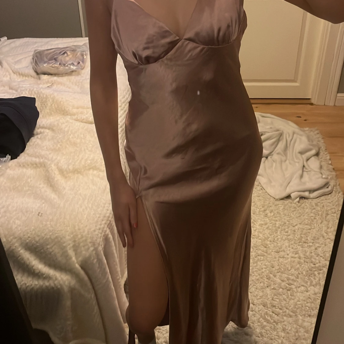 Satin klänning  - 1