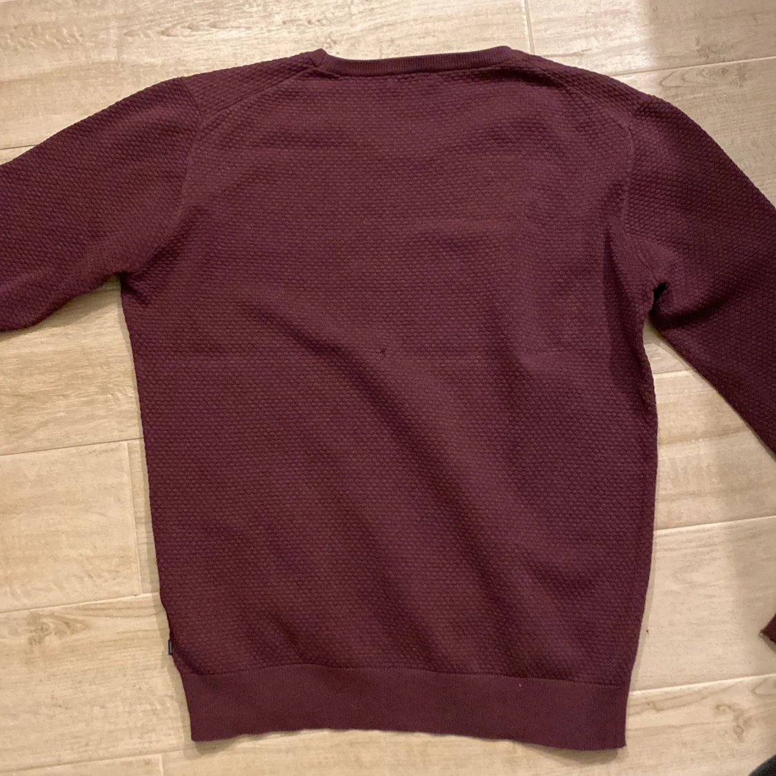 Vinröd tröja från J.Lindeberg - 1