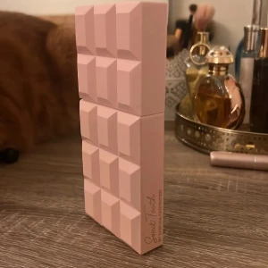 Parfym - Sabrina carpenter sweet tooth, stora flaskan, tagit 8ml till provrör