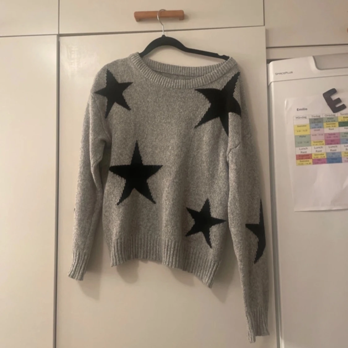 Snygg tröja med stjärnor på.