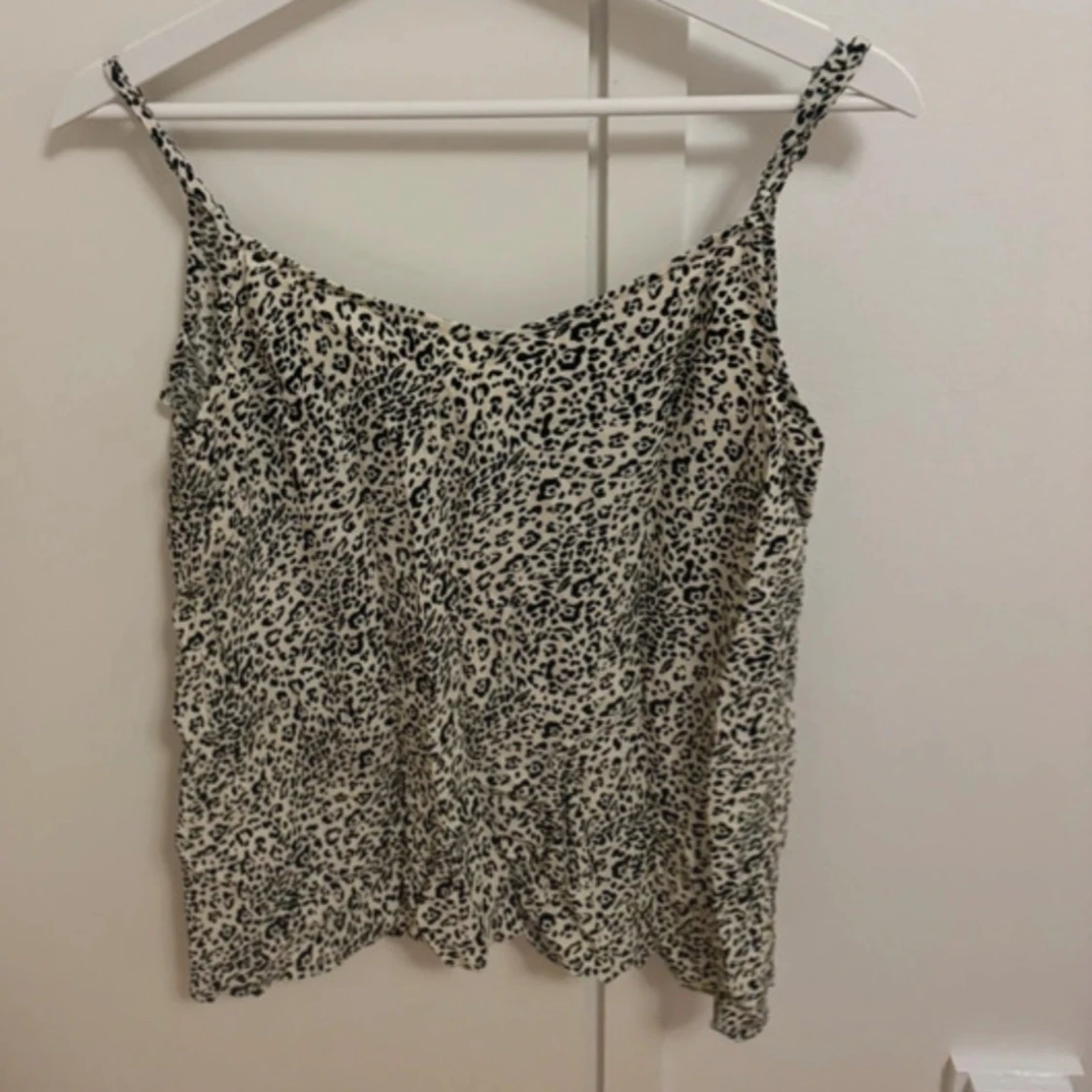 Leopardmönstrad linnetopp från Promod