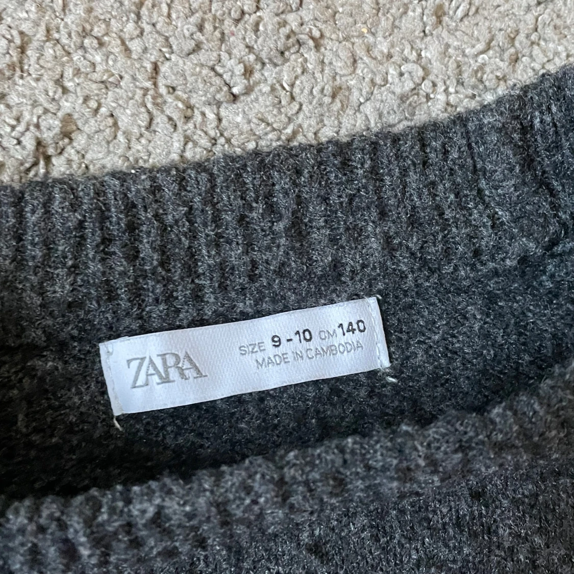 Svartgrå tröja / blackgrey sweater - 2