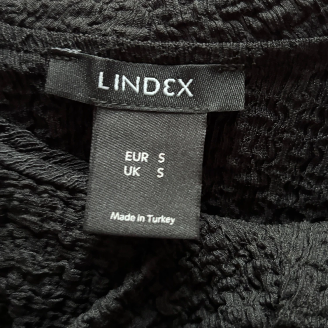 Svart offshoulder topp från Lindex - 2