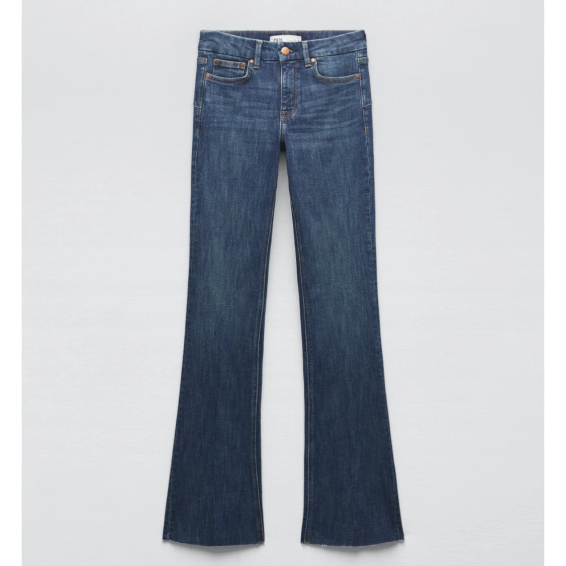 Blå bootcut jeans från Zara