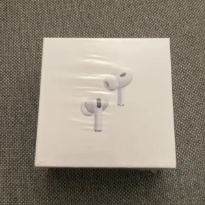 Hörlurar  - Hörlurar helt nya oöppnade skriv om ni är intresserade.