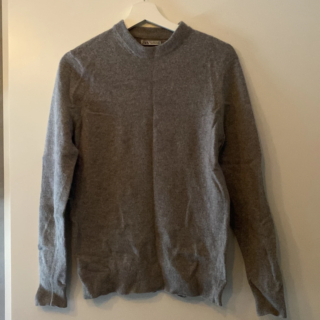 Grå tröja från Zara - 1