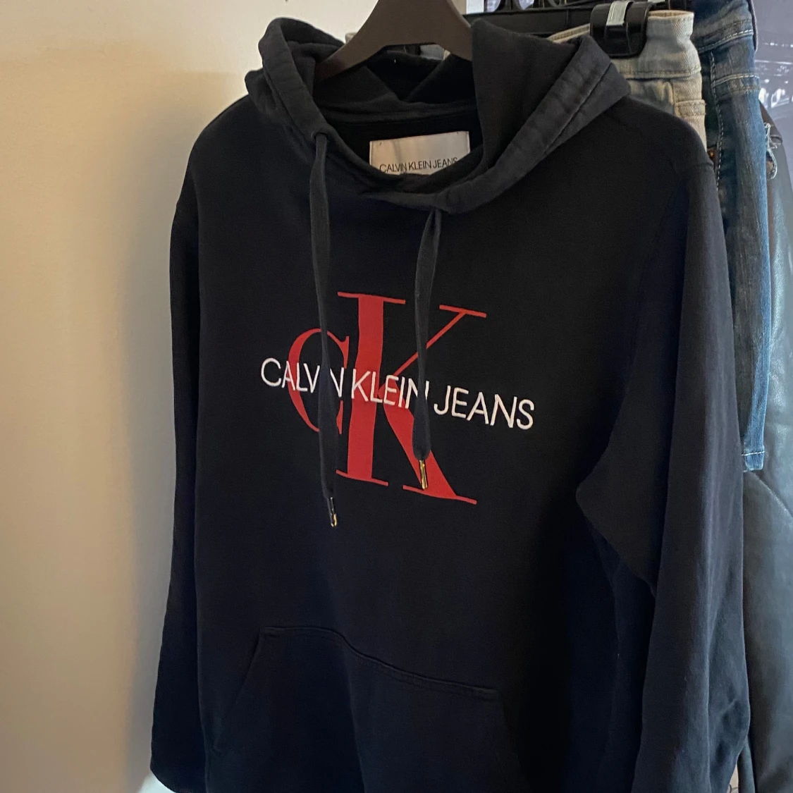 Svart hoodie från Calvin Klein Jeans