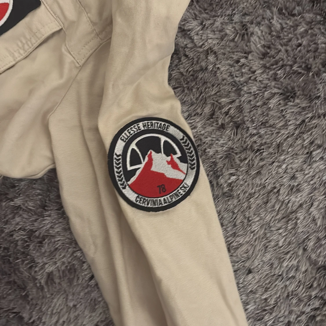 Beige jacka från Ellesse - 2
