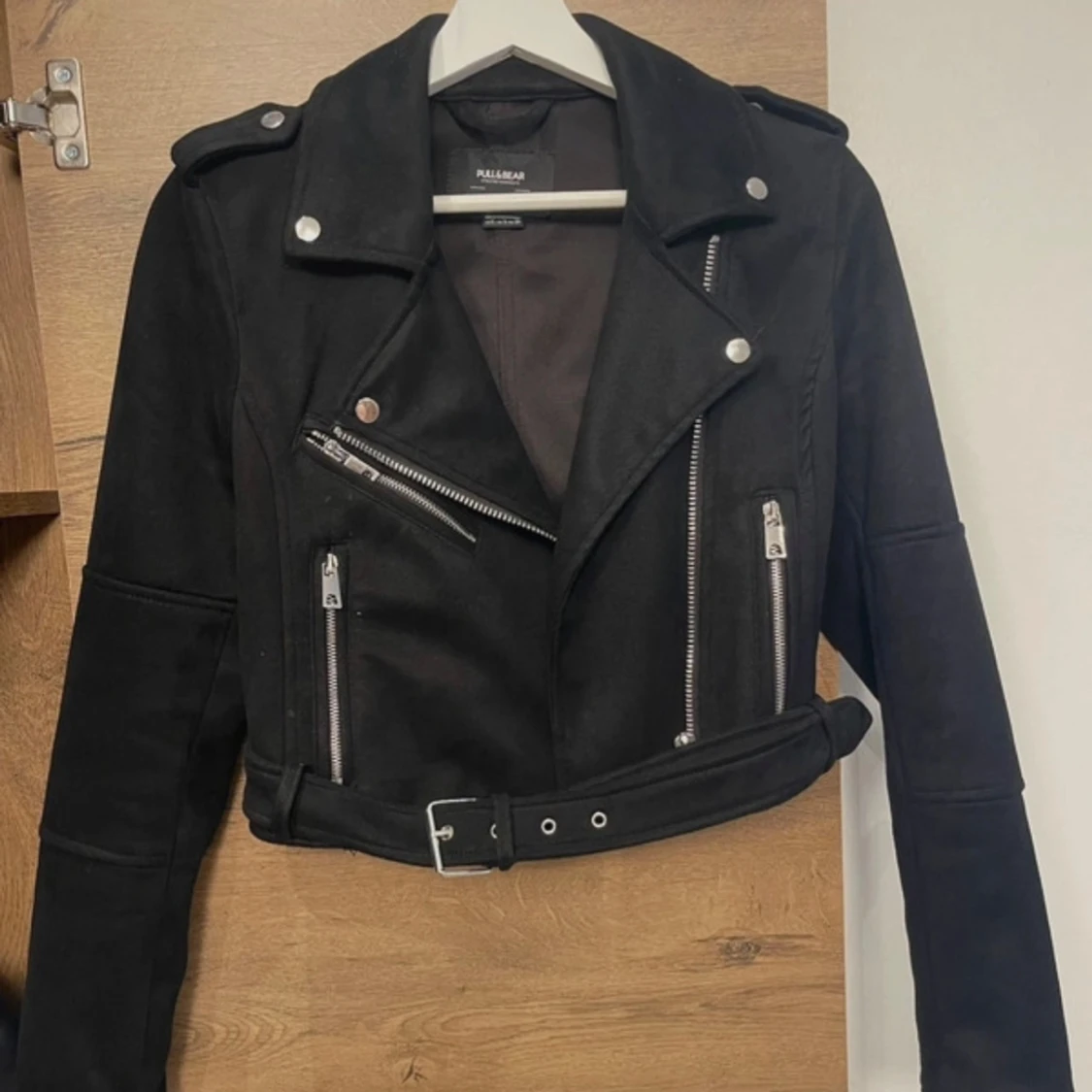 Svart skinnjacka från Pull&Bear - 1