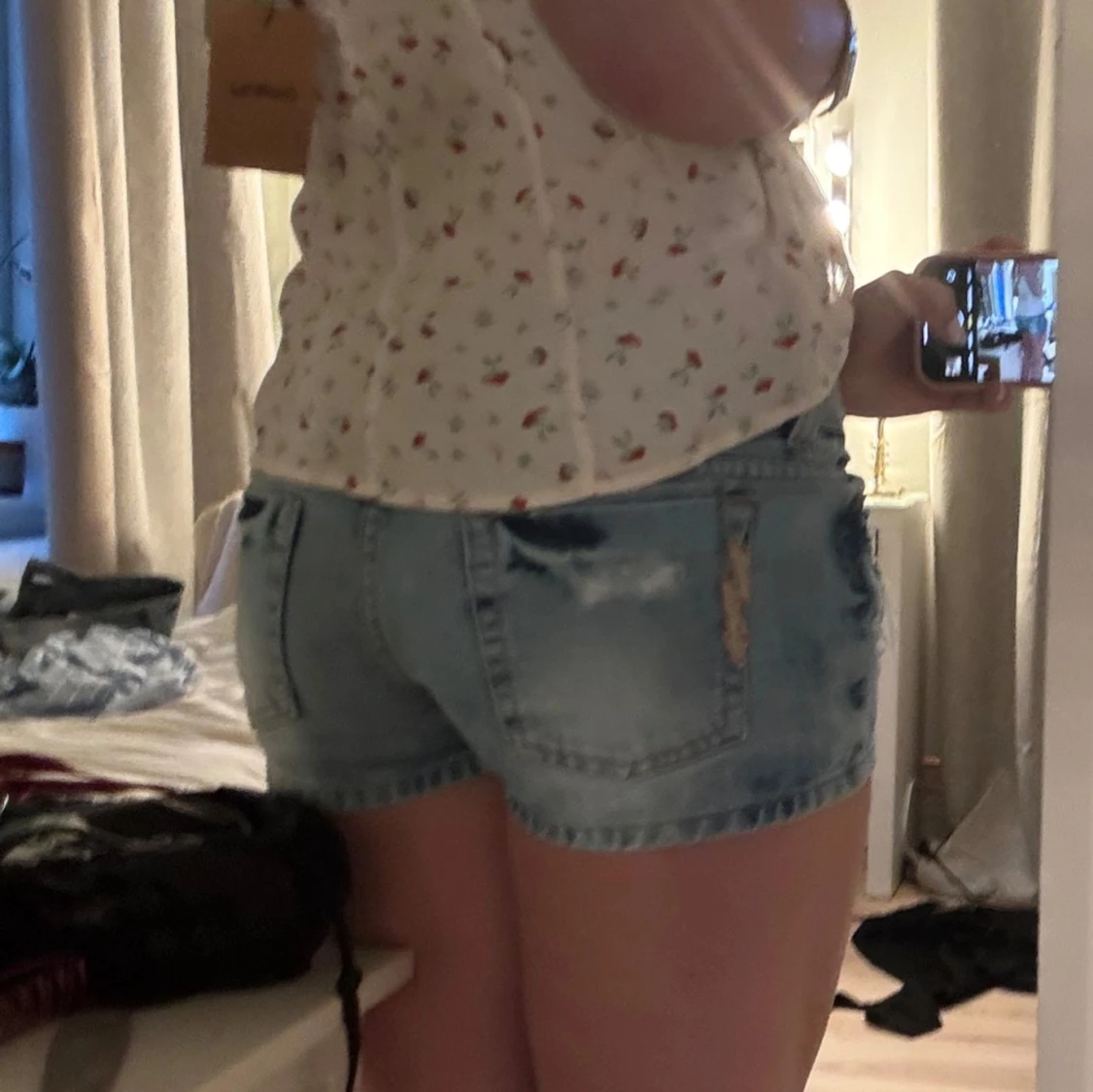 Unika Lågmidjade jeansshorts - 3