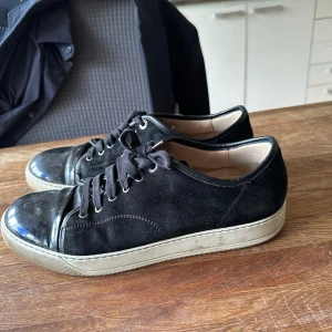 Lanvin - Säljer mina lanvin, köpte dom nya för ettag sen. Kvitto finns.    Pris 2100kr