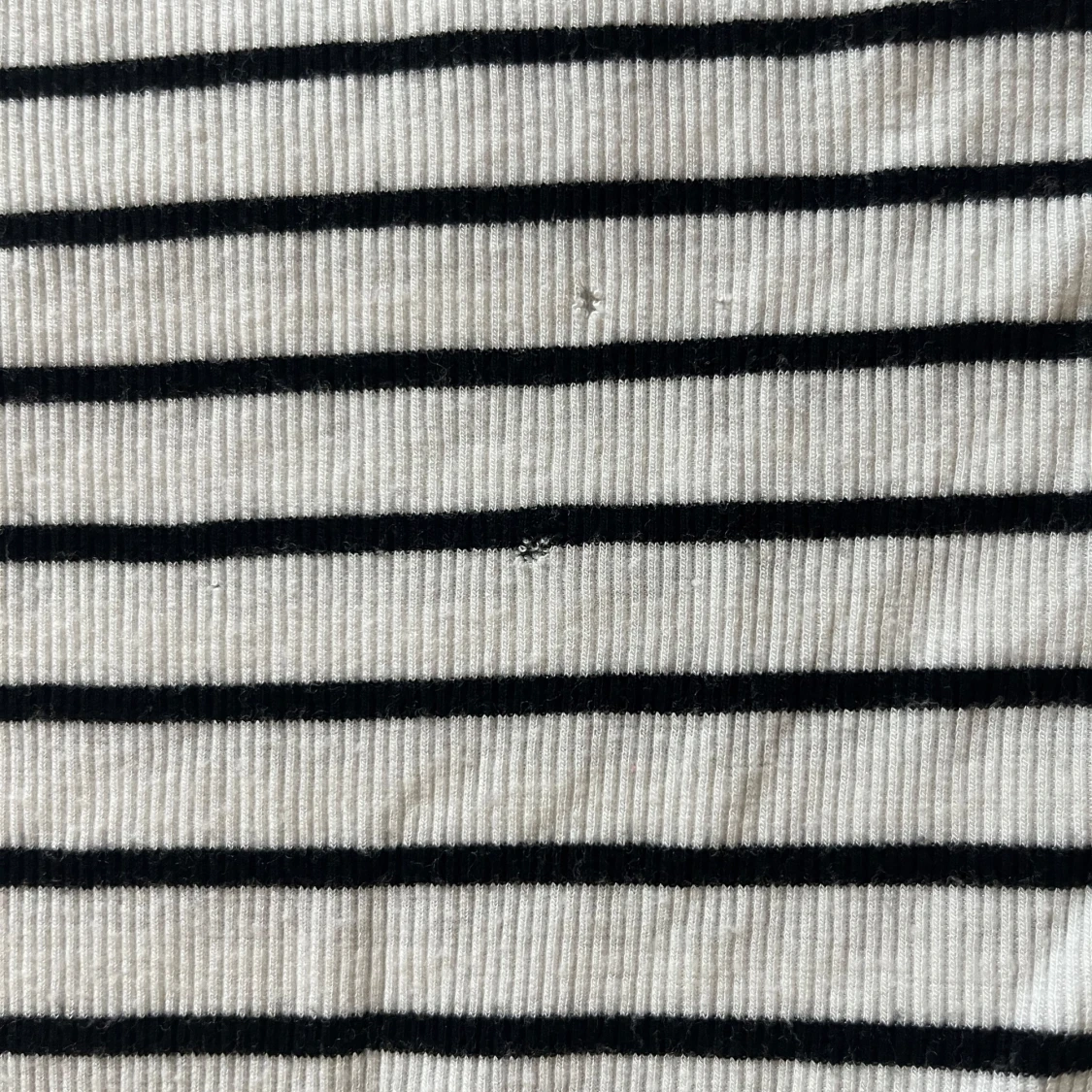 Randig långärmad tröja med snörning - 3