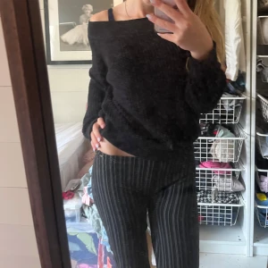 Off shoulder tröja - Såå fin off shoulder tröja i storlek S/M, perfekt skick!❤️