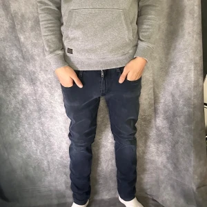 Replay anbass slim fit jeans - Mycket fint skick | Size 33/32 passar 32/32  | fraktar spårbart inom 24 timmar |  för att köpa klicka ” köp nu” | vid frågor skriv ett meddelande |