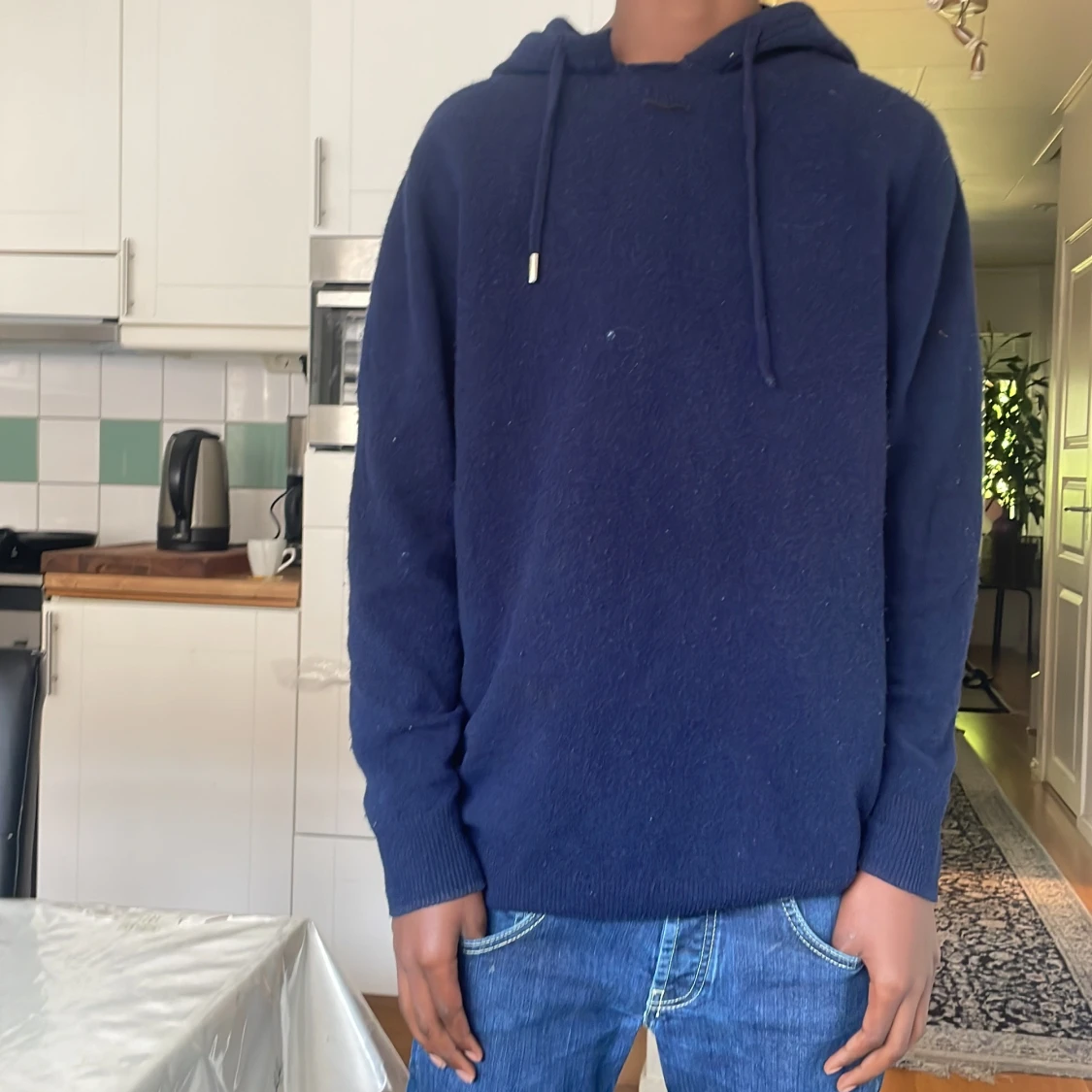 Mörkblå merinoull hoodie med huva - 3