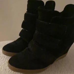 Isabel marant liknade skor - Storlek 37, pris kan diskuteras 💕skriv till mig om ni är intresserade 