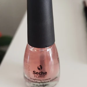 Blandat smink, bodylotion, m.m - Allt är helt nytt och oöppnat. Pris för allt 145kr plus porto