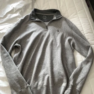 Polo ralp lauren half zip - Snygg half zip ifrån polo ralph lauren. Köpt på johnells