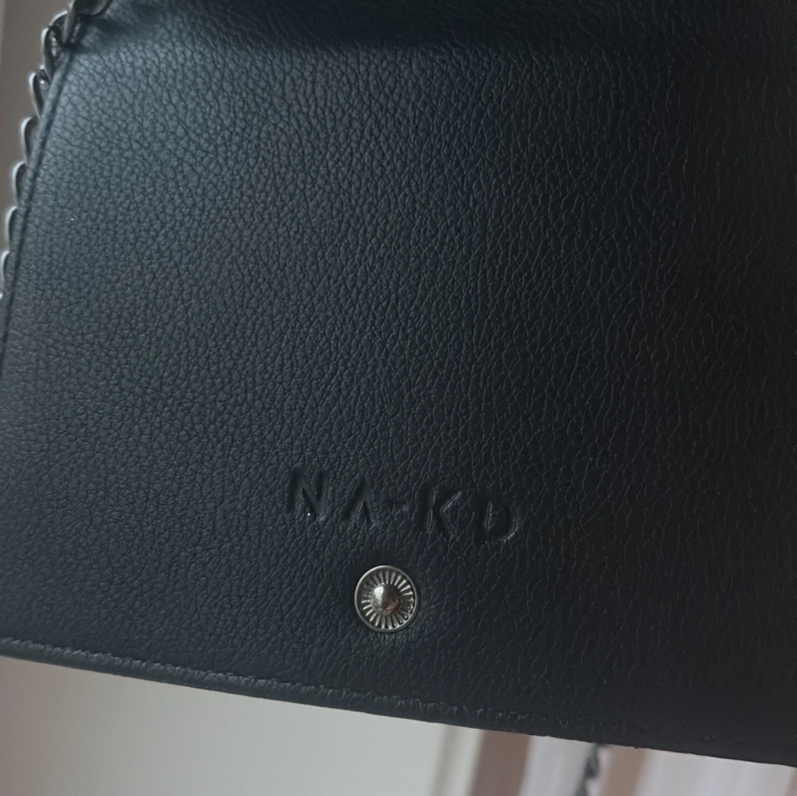 Svart axelväska i croco från NA-KD - 2