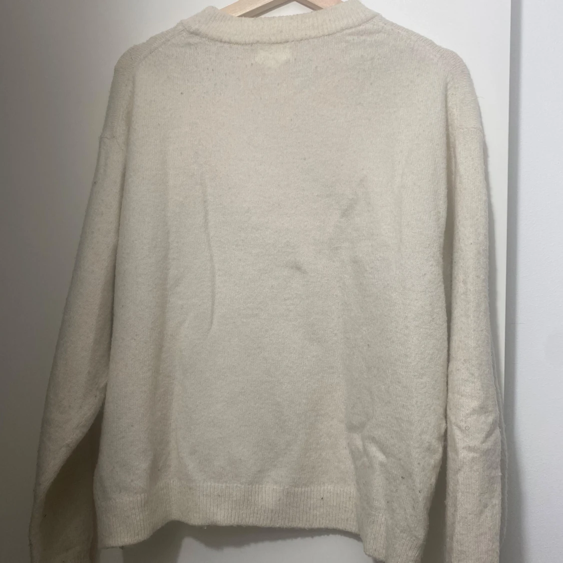 Beige stickad tröja i oversize - 2