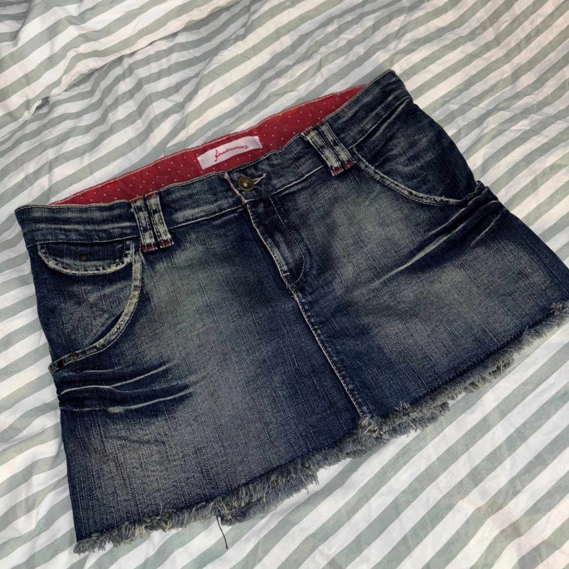 Lågmidjad jeanskjol från Stradivarius