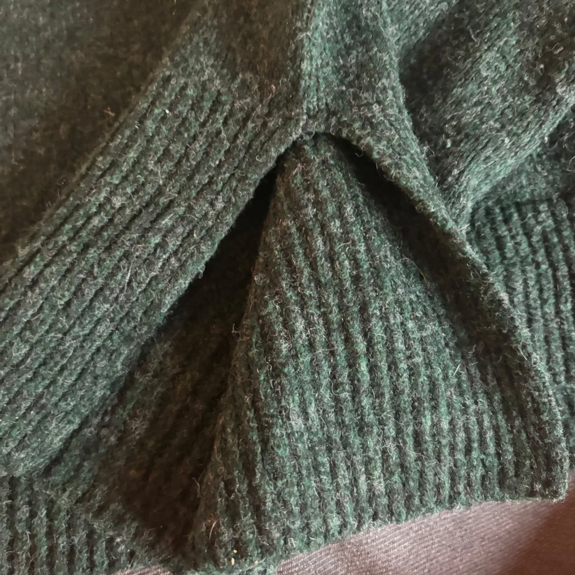 Mörkgrön stickad tröja Gina Tricot - 2