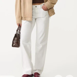 Vita wide jeans - Aldrig använda jeans, i längden petite som passar mig som är 162💞